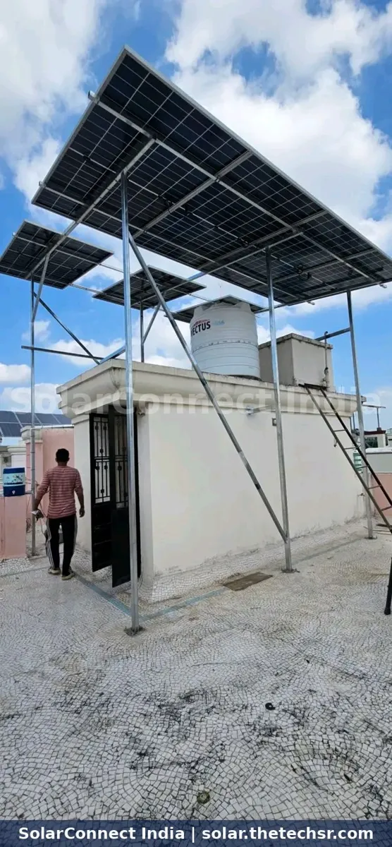 Elevated rooftop solar structure by SolarConnect India team