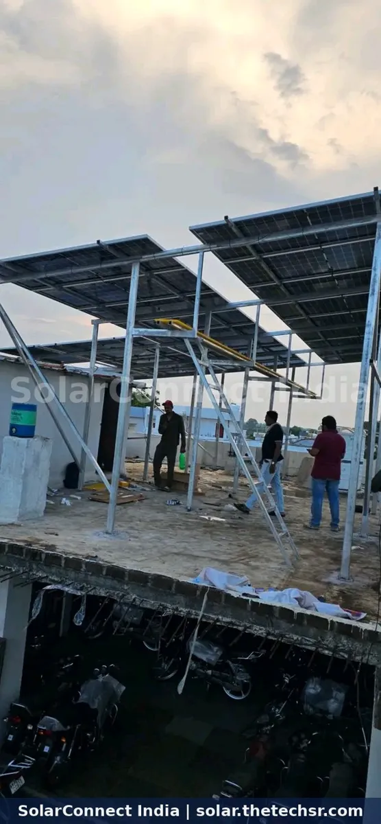 SolarConnect India team working on an elevated rooftop solar structure by SolarConnect India team